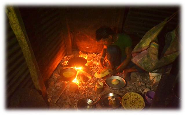 Migrant workers living in deplorable conditions in rented rooms, Shahpur, Ahmedabad. Credit: Anoop Sathyan