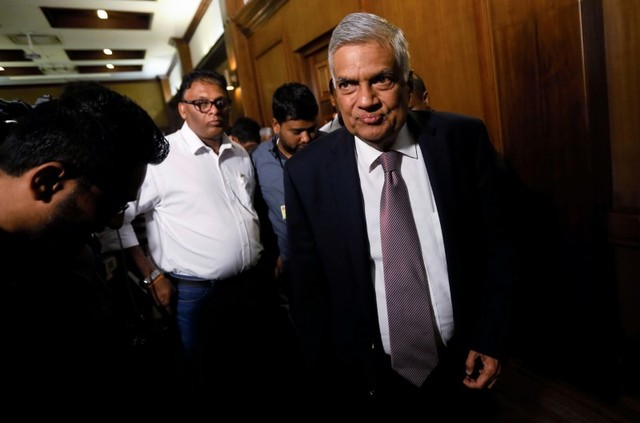 Sri Lankan prime minister easily overcomes no-faith vote Sri Lankan prime minister easily overcomes no-faith vote