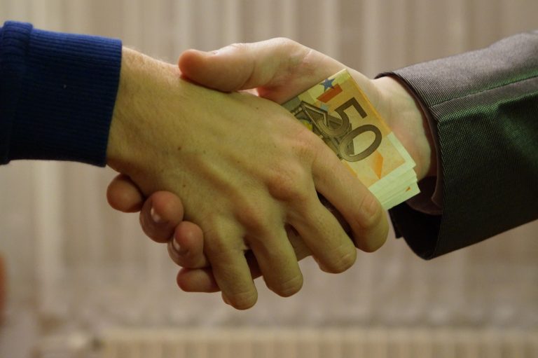 Patients, doctors, civil society, private hospitals, insurance companies, bureaucrats and lawyers all have a stake in monetary settlements that private hospitals are offering patients. Credit: pxhere