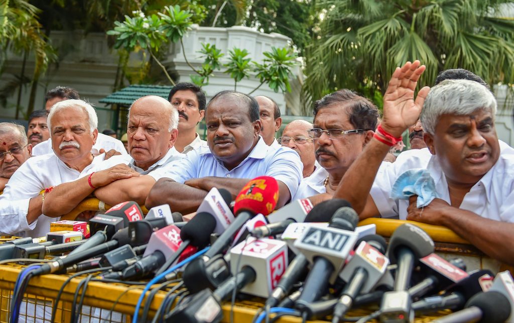 Karnataka Governor Invites BJP Even as Congress-JD Submit List of 117 MLAs