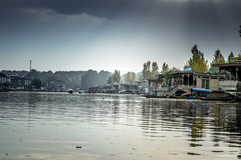 Srinagar – not so pristine? Credit: suketdedhia/pixabay