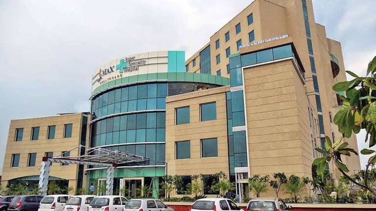 631339-max-hospital