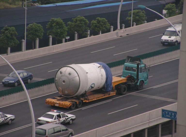 A part of a Chinese rocket is being transported via a highway in Shanghai. Credit: Eventgets/Wikimedia Commons