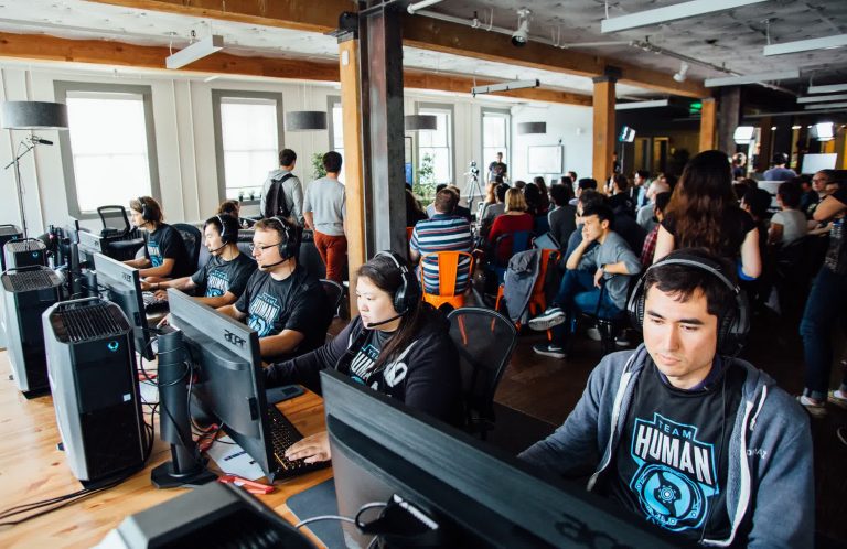 OpenAI-Five-versis-human-players_DotA-2