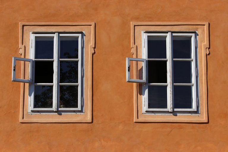 Two identical windows. Credit: MartinHarry/pixabay