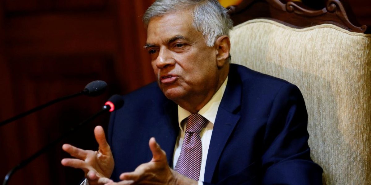 Sri Lanka's sacked prime minister wins confidence vote Sri Lanka's sacked prime minister wins confidence vote