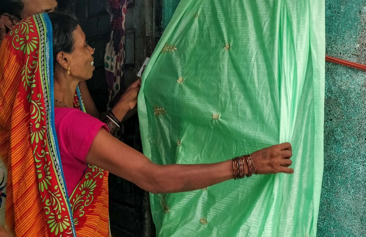 The Odisha Women Who Pull out Threads for 500 Minutes Every Day