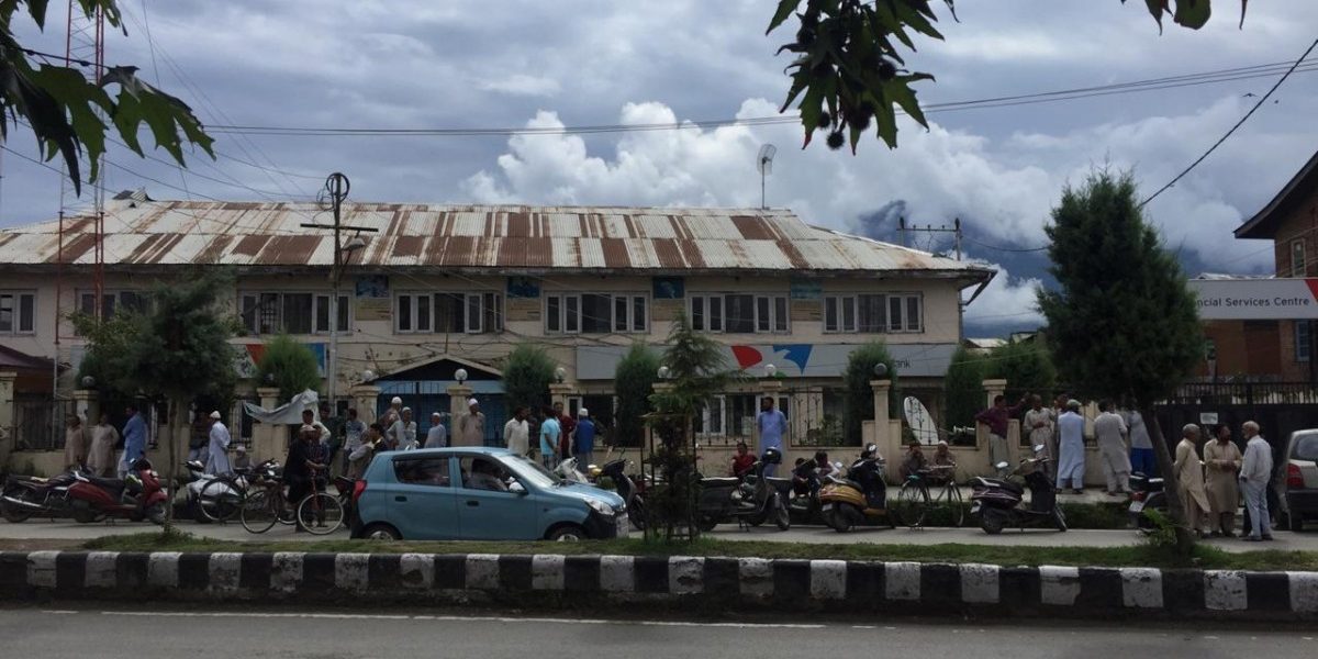 Ground Report: Angry Kashmir Empty on Eid as Restrictions Return to Srinagar