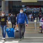 Coronavirus: Passengers wear masks