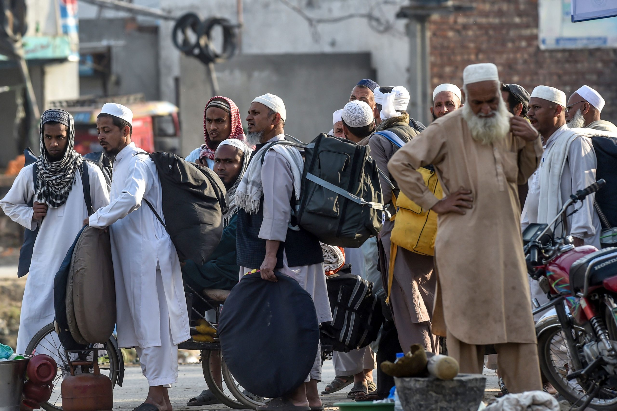 PAKISTAN-HEALTH-VIRUS-RELIGION