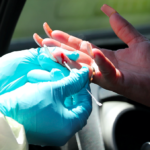 A healthcare worker administers a rapid, point of care pinprick coronavirus (COVID-19) IgM and IgG antibodies test at a myCovidMD free testing center for under and uninsured people, founded by three black women doctors, in Los Angeles, California, U.S., April 24, 2020. Photo: Reuters/Lucy Nicholson/File Photo