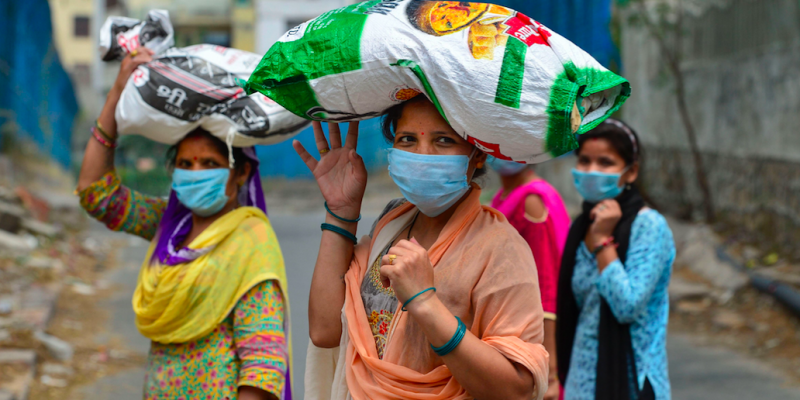 Why Doesn't Delhi Govt Use Doorstep Model To Distribute Free Ration to Those Without Cards? - Vimarsana News
