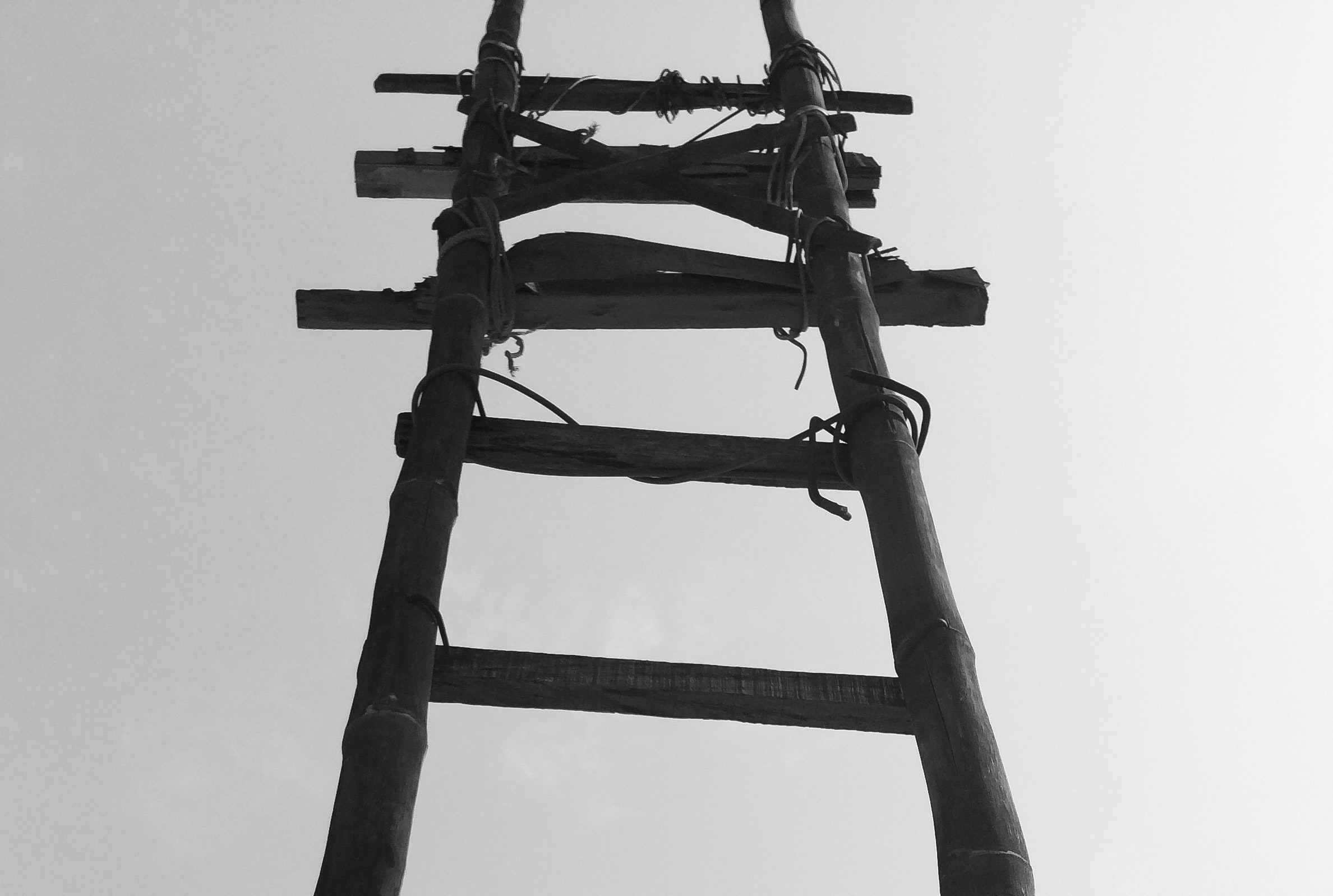 ladder-wood-blackandwhite-old-54335