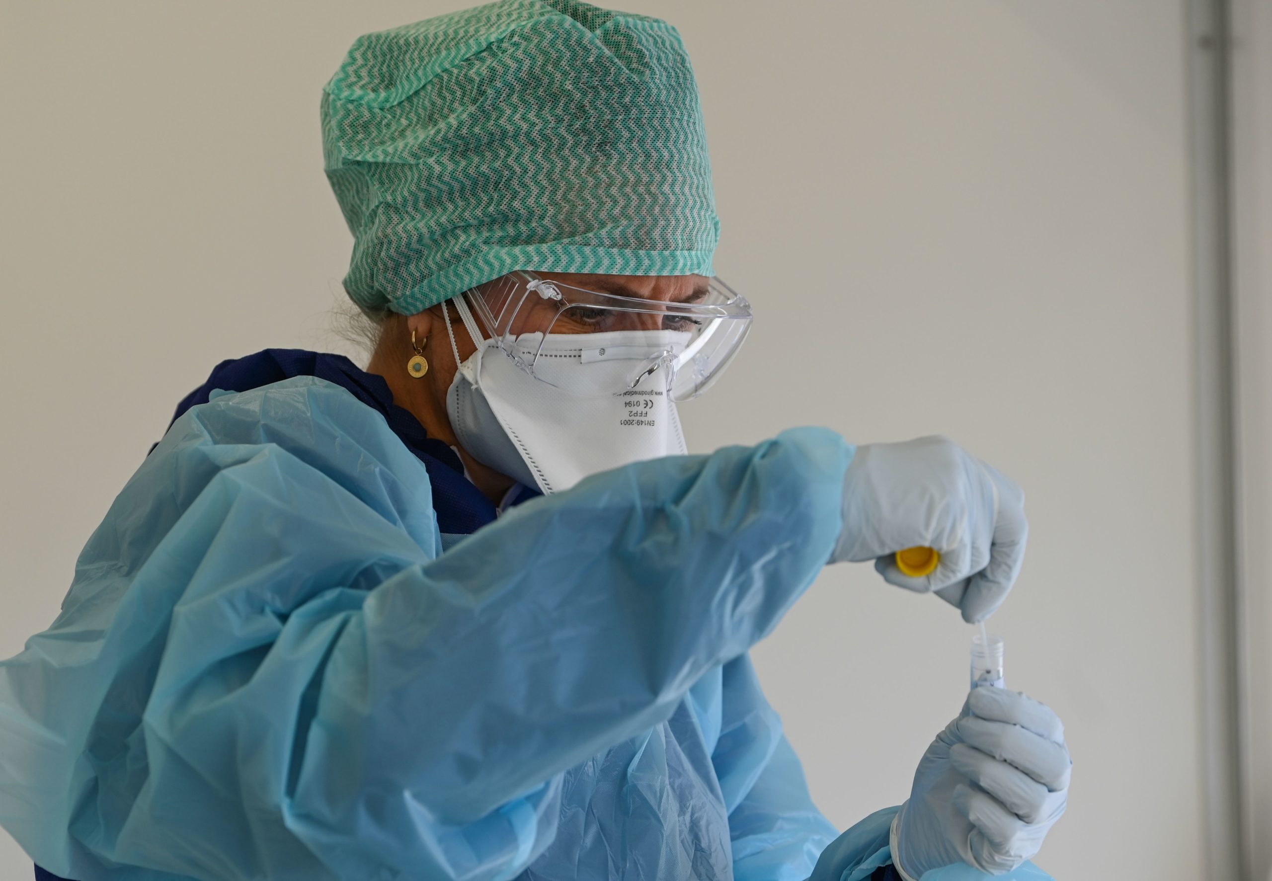 FRANCE-HEALTH-VIRUS