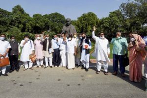 'Death Warrant': Opposition Slams Rushed Passing of Two Controversial Farm Bills