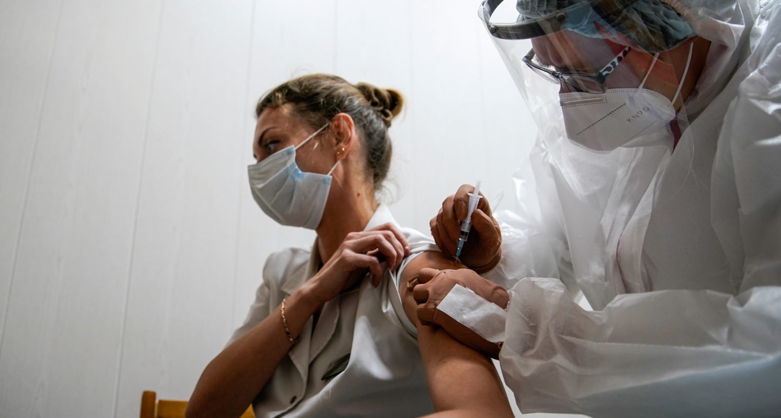 Sixty dollar experimental vaccine rolled out in east Chinese city