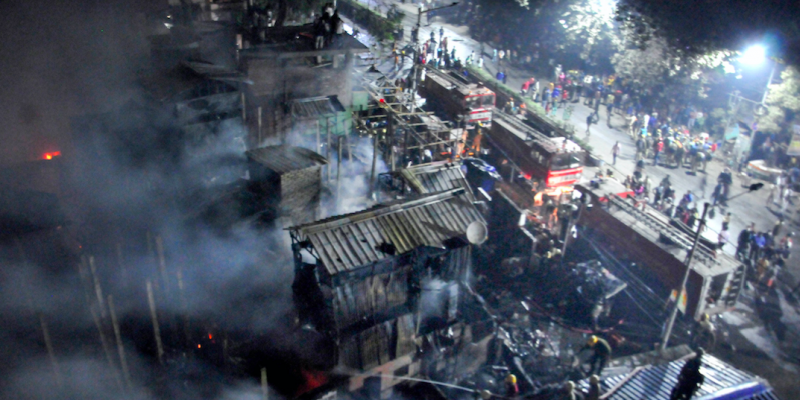 Kolkata: Massive Fire Destroys Slum, Leaves Hundreds Homeless - Vimarsana News