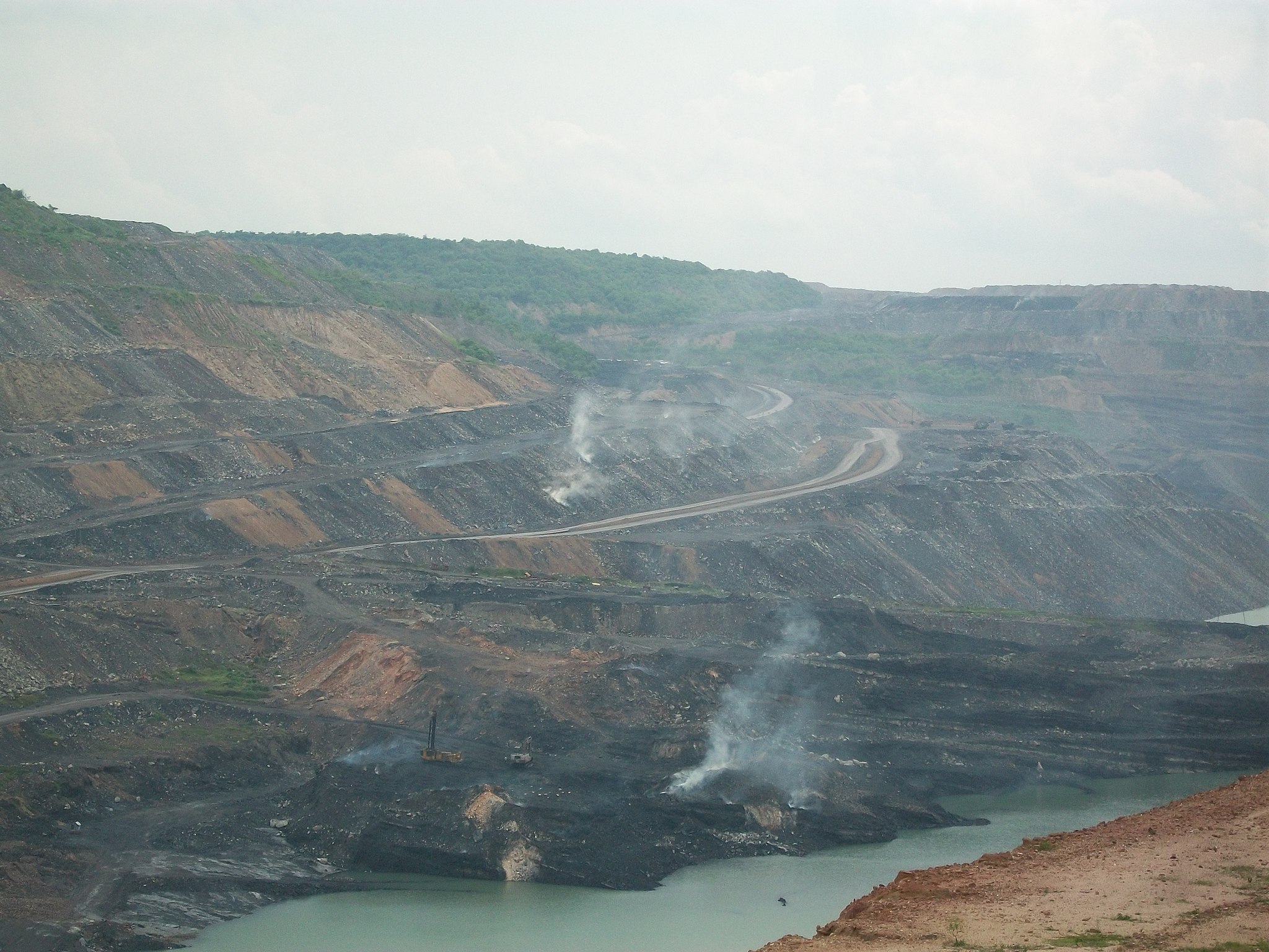 Singareni_opencast_coal_mines_at_Manuguru_04