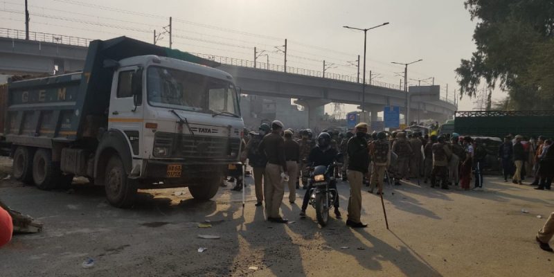 Ground Report: 'Police Put up Barricades on Decided Routes, How Could We Follow Them?' - Vimarsana News