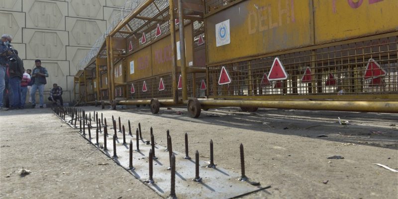 Delhi Police Removes Barricades and Wires at Ghazipur Farmers' Protest Site - Vimarsana News