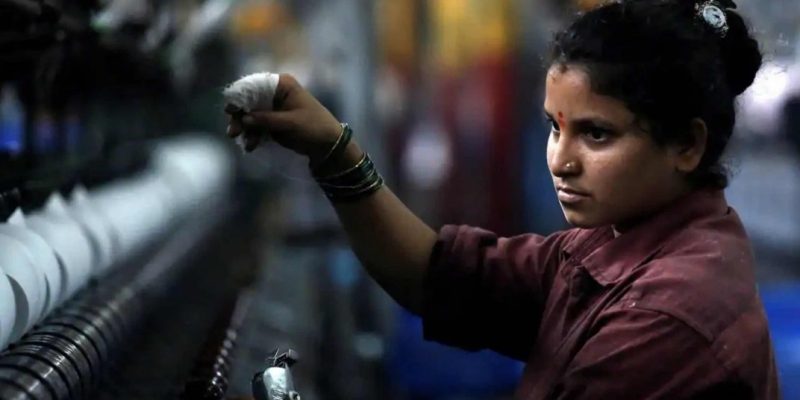 Women Informal Workers: Falling Through the Cracks in the Pandemic - Vimarsana News