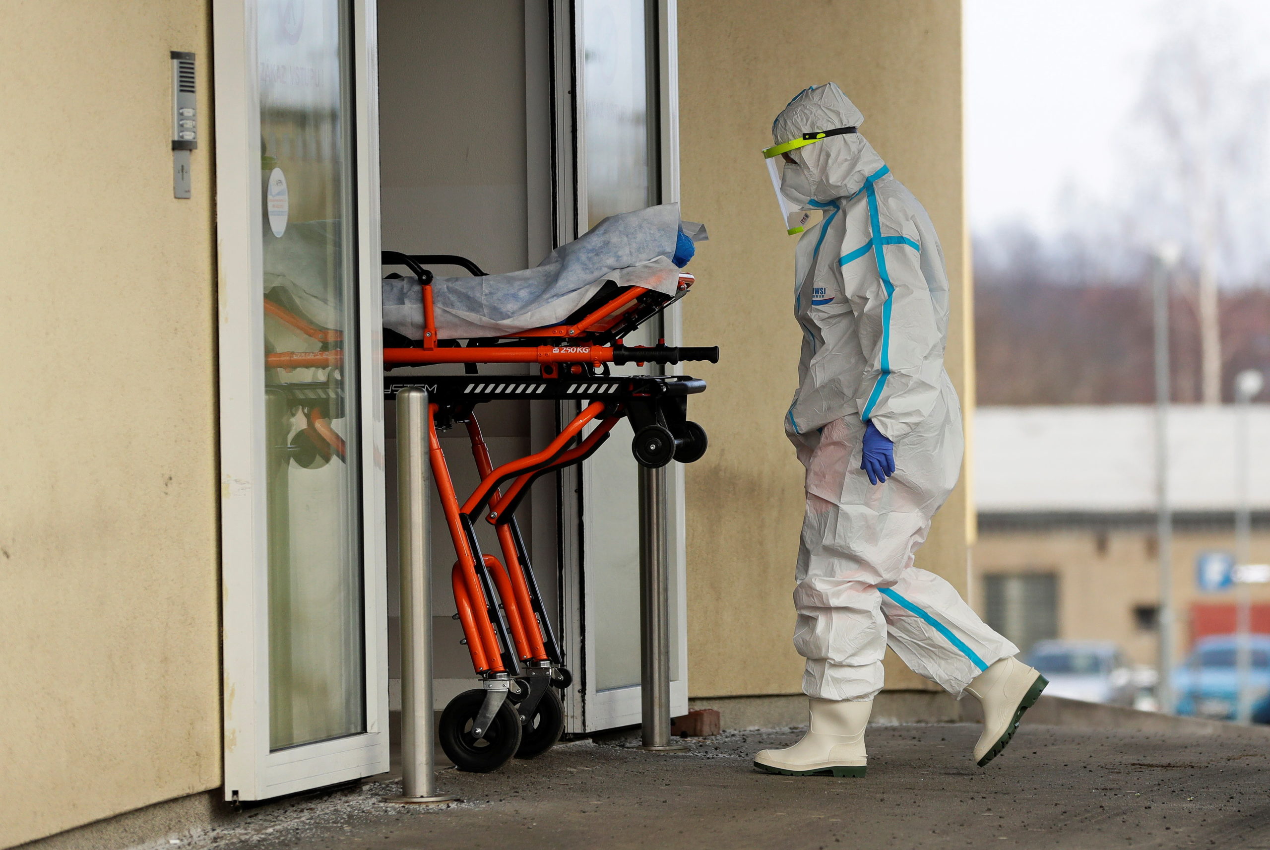 The coronavirus disease (COVID-19) outbreak in Cheb