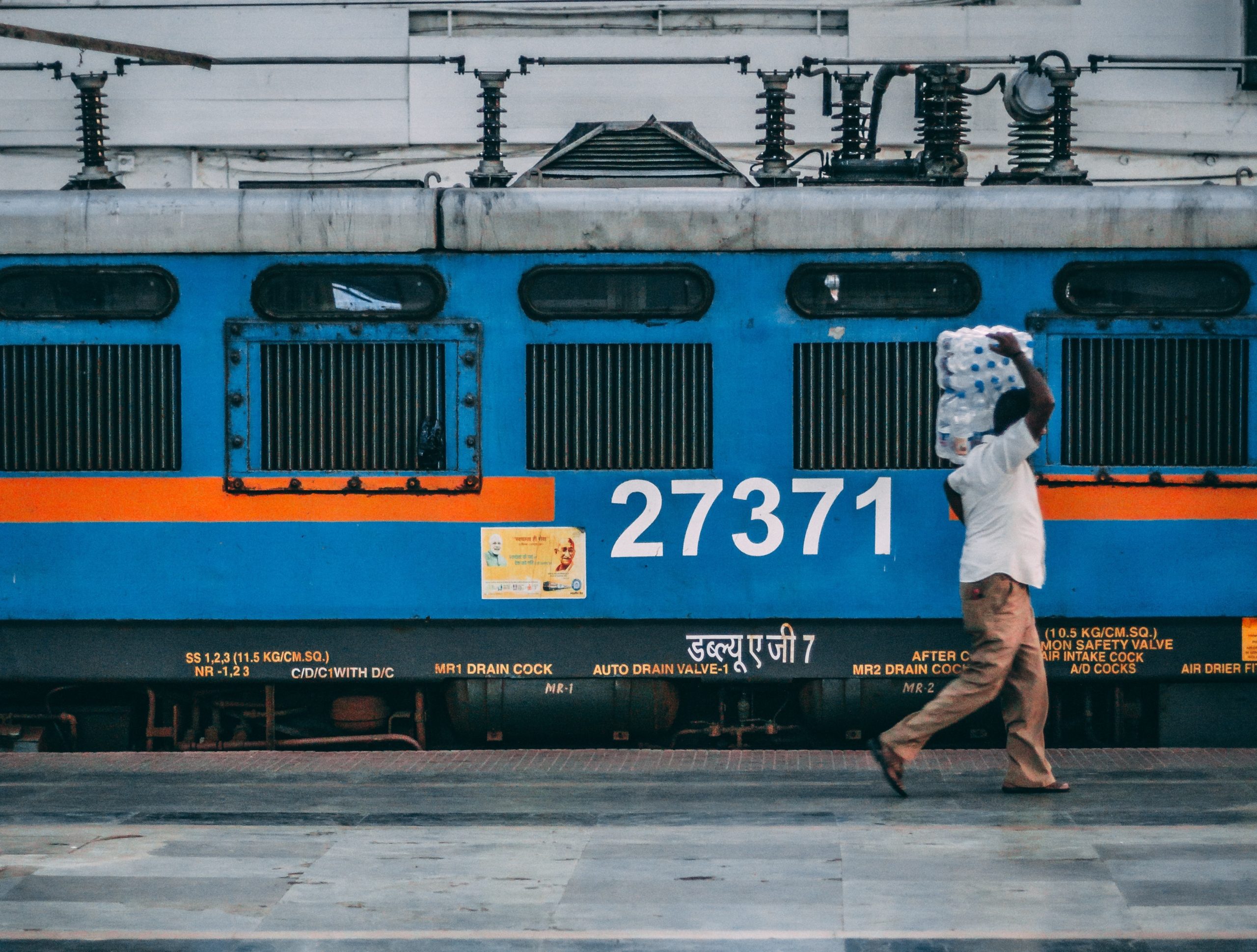 frank-holleman-PS9NauxSPTA-unsplash