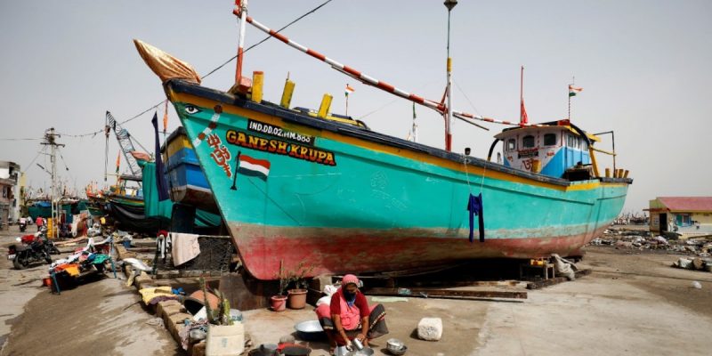 Fourteen Die After Barge Sinks as Cyclone Batters India's West Coast - Vimarsana News