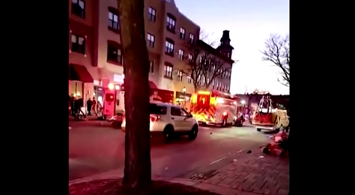 US: Five Killed, Over 40 Injured After Car Rams Into Wisconsin Christmas Parade - Vimarsana News