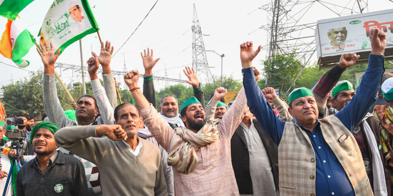Farmers at Delhi Borders Begin Packing as SKM Announces Suspension of Yearlong Protests - Vimarsana News