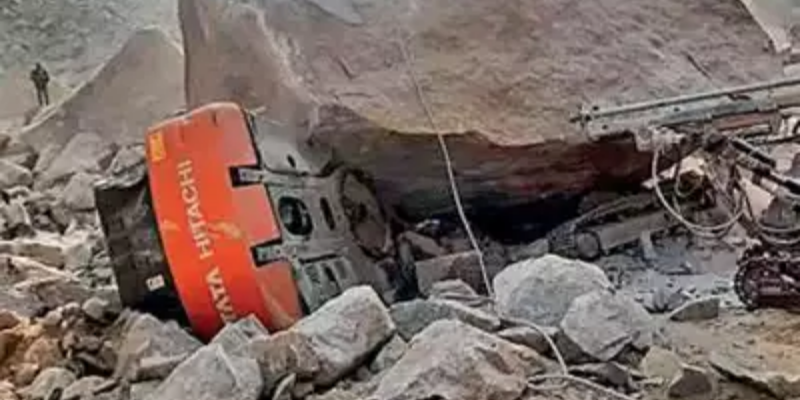 Haryana: Probe Ordered Into Landslide at Bhiwani Mine Amid Rescue Operation - Vimarsana News