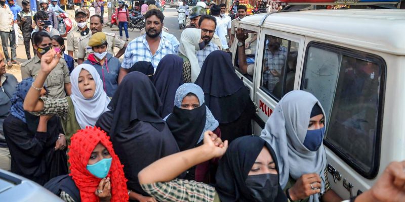 Karnataka: Muslim Women Students Face Case, Suspension for Wearing Hijab, Protesting - Vimarsana News