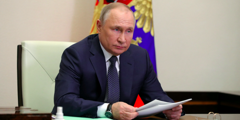 Putin's Decision to Shoot for Gold Could Move Global Energy Trade Away From the Dollar - Vimarsana News