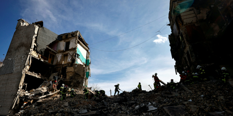 Over 30 Killed, 100 Hurt in Russian Rocket Strike on Station, Ukrainian Railways Say - Vimarsana News