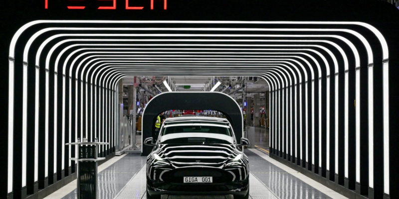 Tesla Puts India Entry Plan On Hold After Deadlock on Tariffs: Report - Vimarsana News