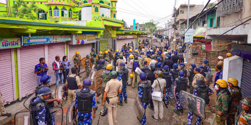 Bengal Protests: Mob Damages Train in Nadia, 100 Arrested Across State - Vimarsana News