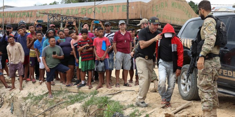 Police Search Bolsonaro Home but Find No Weapons