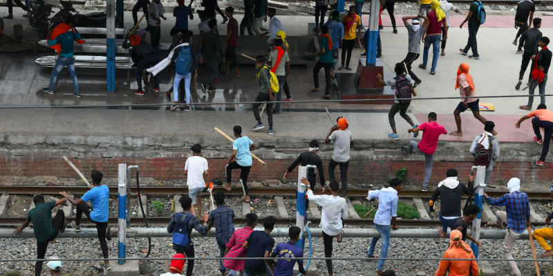 Bharat Bandh Against Agnipath Scheme: 529 Trains Cancelled, States Deploy Security Forces - Vimarsana News