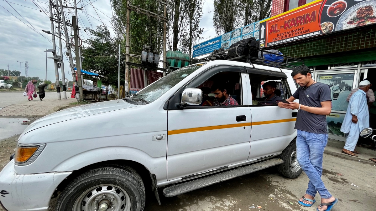 why-do-labourers-migrate-to-the-kashmir-valley-despite-the-dangers