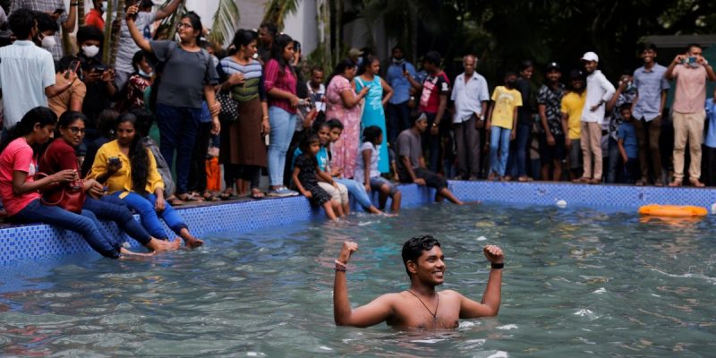 The President's Pool: How People See Palaces in Times of Crisis - Vimarsana News