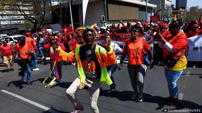South Africa: Following Calls From Trade Unions, Workers on Streets to Protest Rising Inflation - Vimarsana News