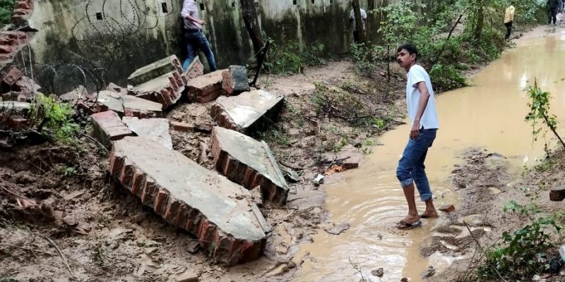 Lucknow: 9 Killed After Army Enclave Wall Collapses Amid Heavy Rain - Vimarsana News