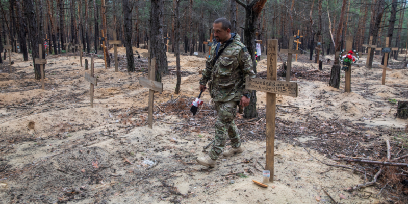 Hundreds Found in Mass Grave After Russians Leave Ukraine City - Vimarsana News
