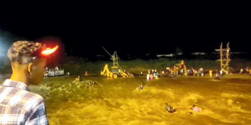 'Humans Before Hindus or Muslims,' Say Men Who Saved Lives During Durga Idol Immersion in Bengal - Vimarsana News