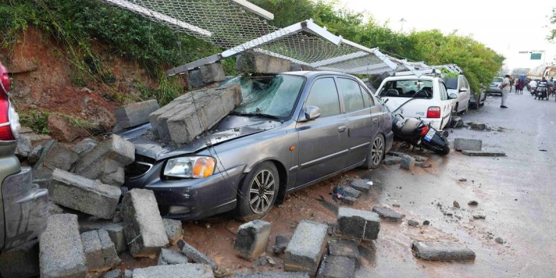 Heavy Rains Paralyse Bengaluru Again as Walls Collapse, Low-Lying Areas Get Inundated - Vimarsana News