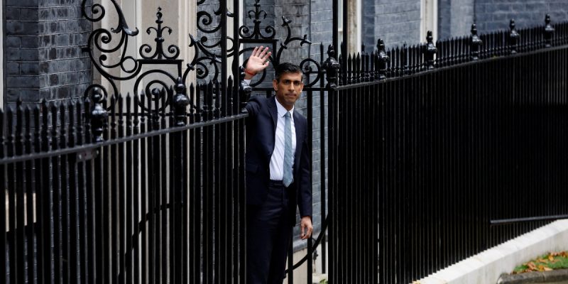 New PM Rishi Sunak Pledges To Fix Britain's Many Problems - Vimarsana News