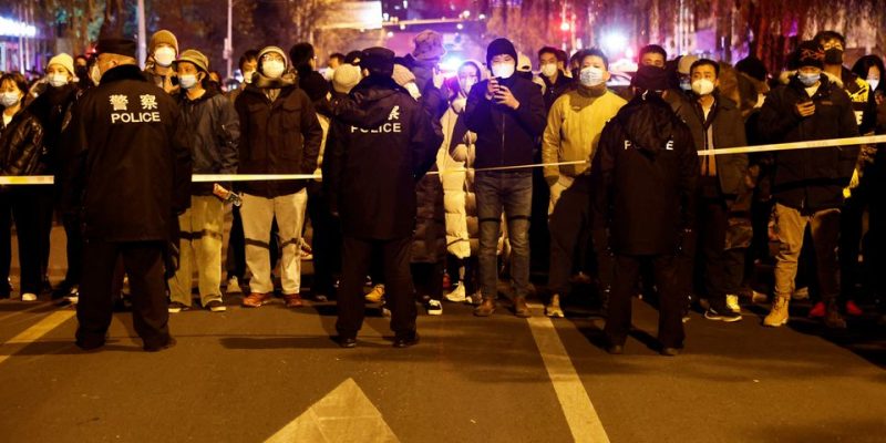 Chinese Authorities Begin Inquiring Into People Protesting COVID Restrictions - Vimarsana News