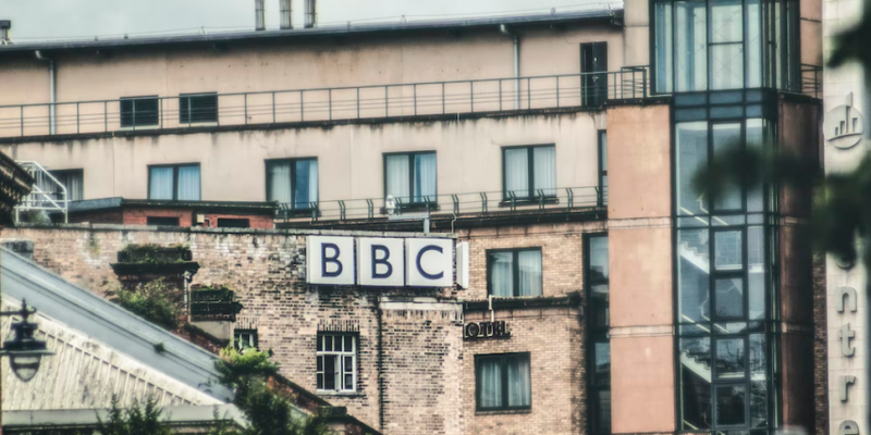 Report Without Fear or Favour, BBC Director General Tells Indian Staff After I-T 'Survey' - Vimarsana News