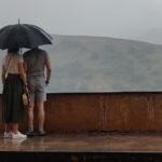 Couple_enjoying_the_rain_at_Amer_Fort