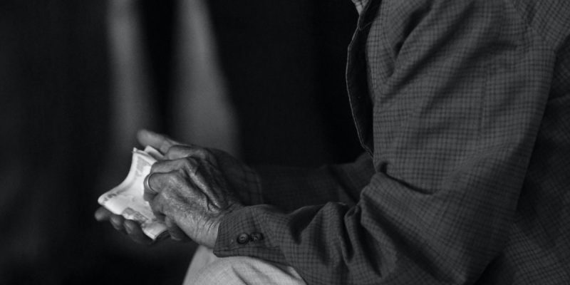 Review: An Innovative Gaze on Mumbai's Intermediaries and Brokers - Vimarsana News